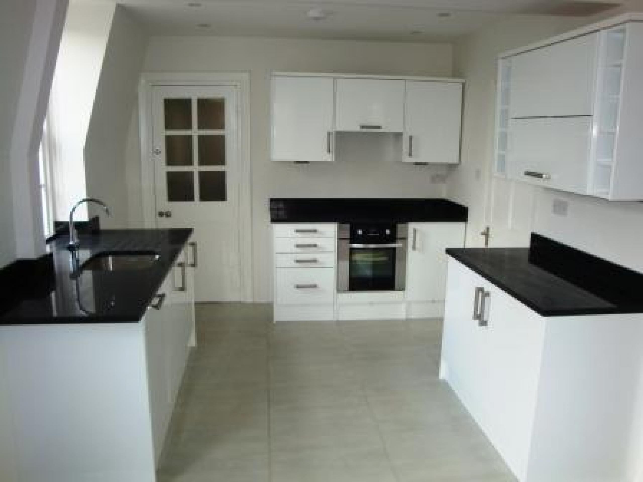 			STUNNING NEW REFURB IN THE HEART OF HAMPSTEAD, 2 Bedroom, 1 bath, 1 reception Flat			 Greenhill, HAMPSTEAD NW3